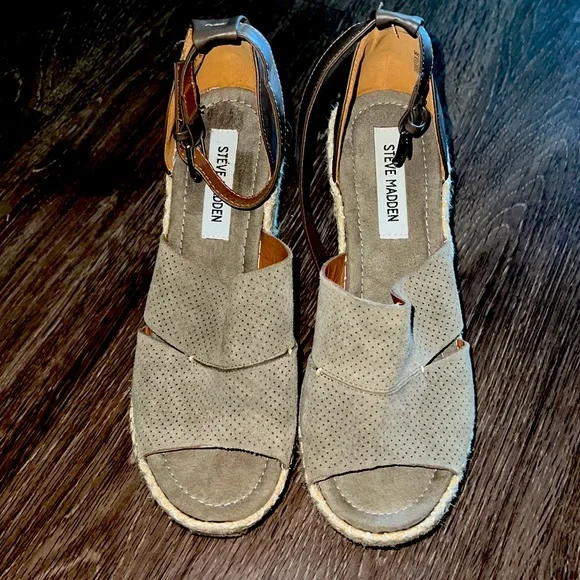 Steve Madden Wedge - Picture 2 of 3